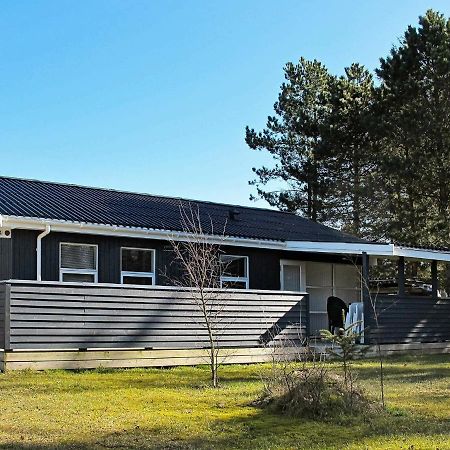 Three-Bedroom Holiday home in Væggerløse 6 Bøtø By Værelse billede