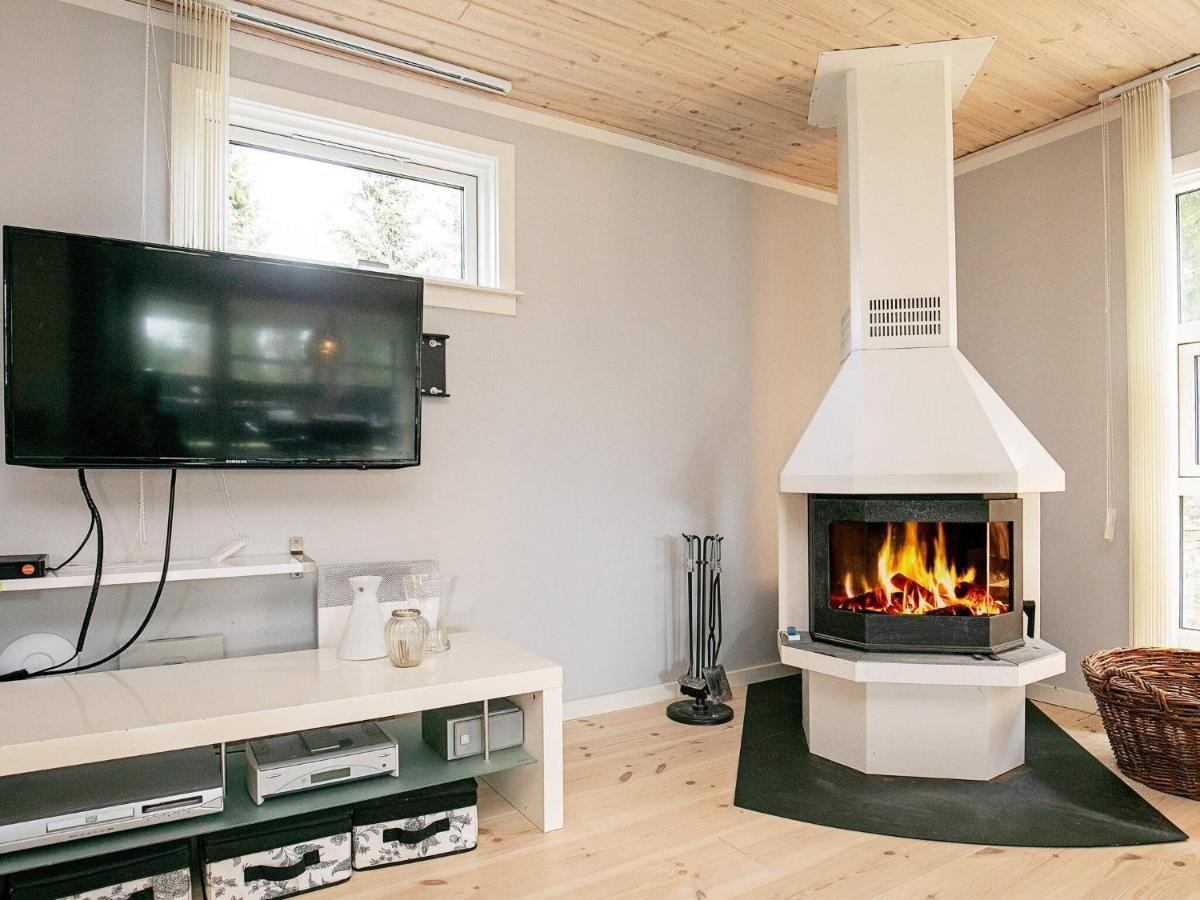 Three-Bedroom Holiday home in Væggerløse 6 Bøtø By Værelse billede