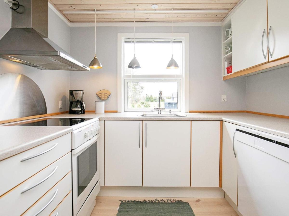 Three-Bedroom Holiday home in Væggerløse 6 Bøtø By Eksteriør billede